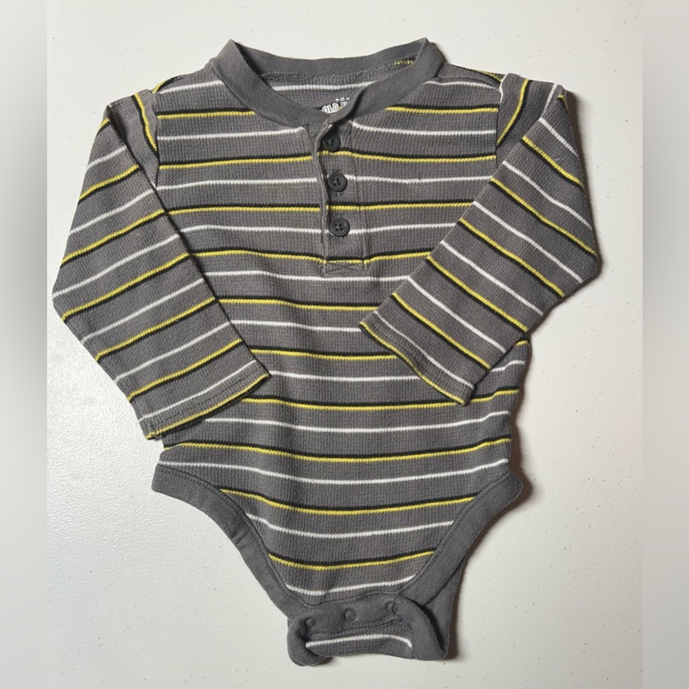 Old Navy Long Sleeve Onesie - Youth Size 6-12 Months